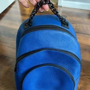 Kendal and Kylie Chain Backpack NWT. - Kendall & Kyle Backpack w/coin | Mercari main image 4